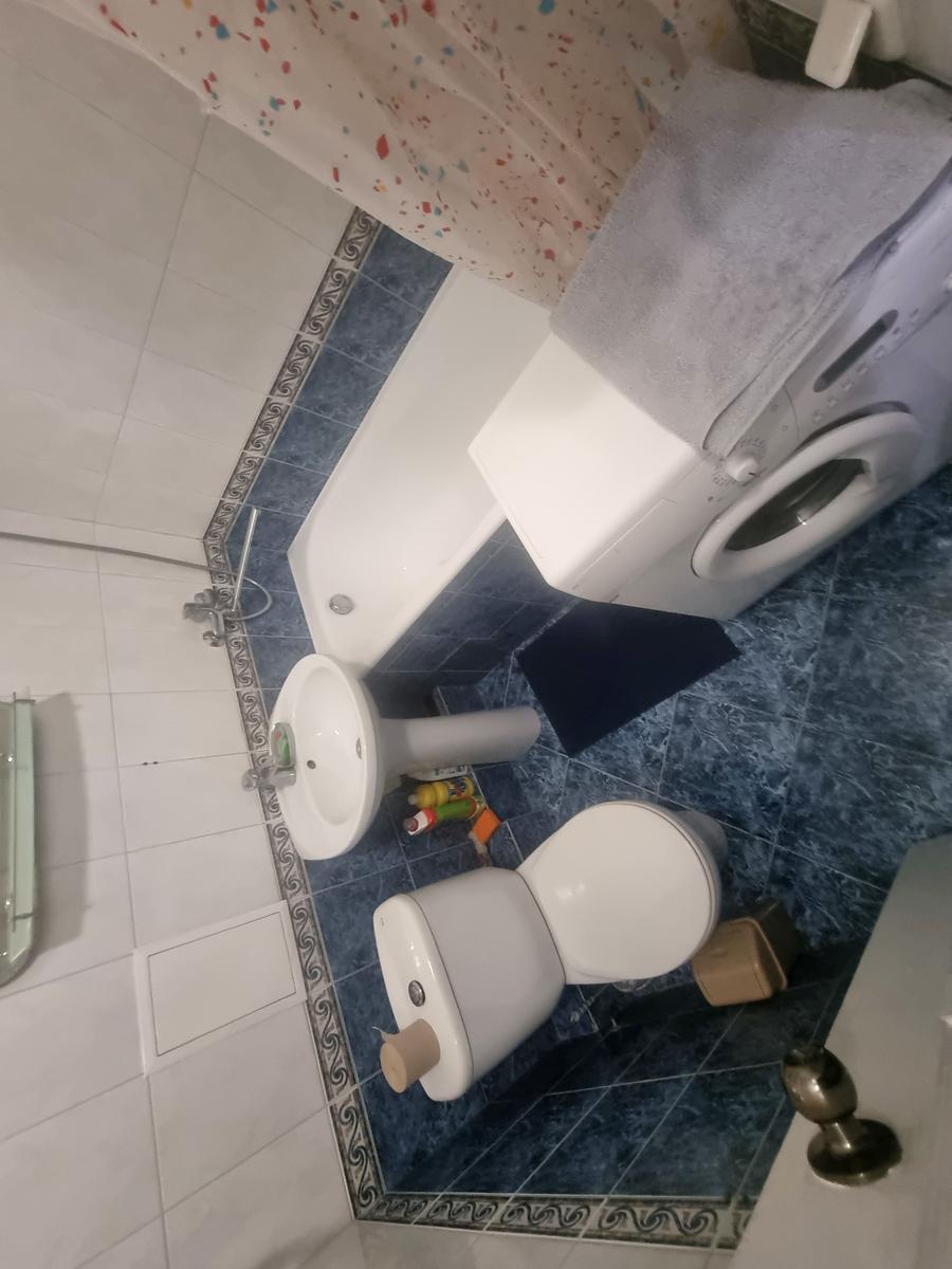 1871984054661248