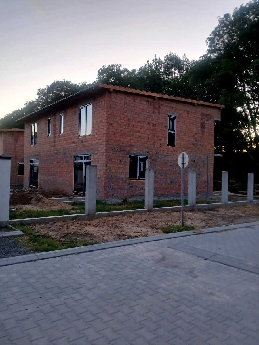 1871994528452357