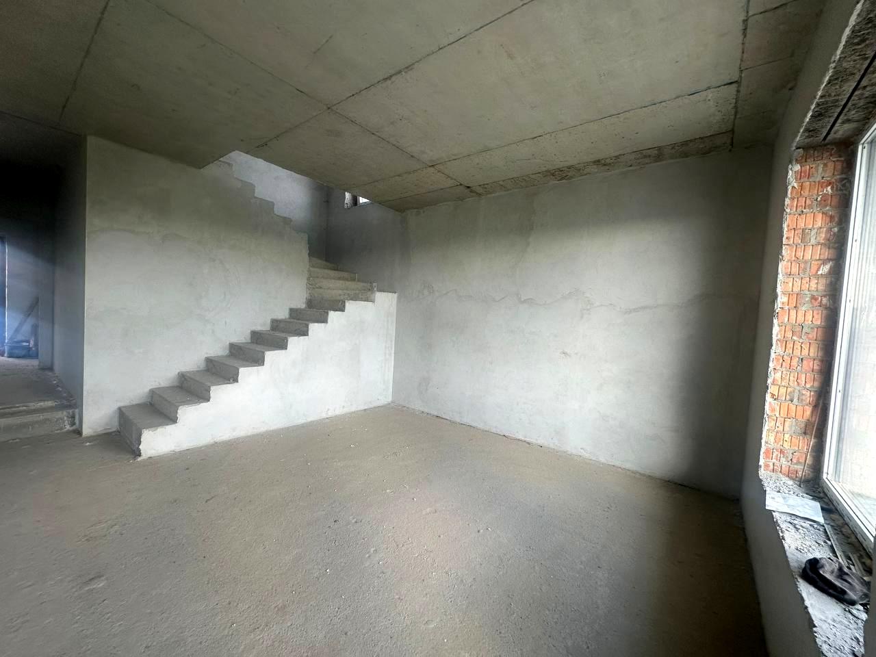 1871996074450679