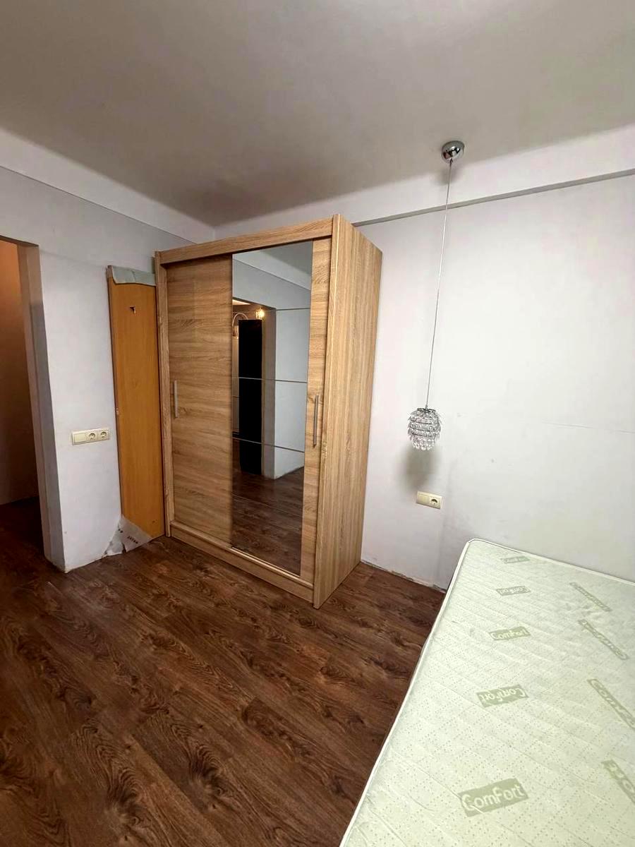 1872031126850616