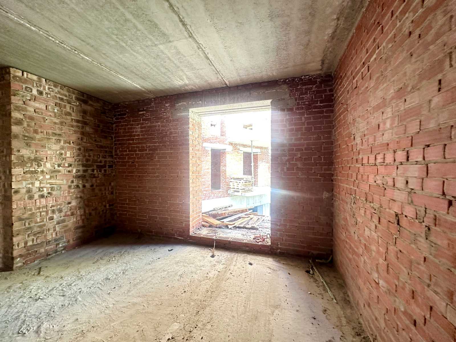 1872031219441403