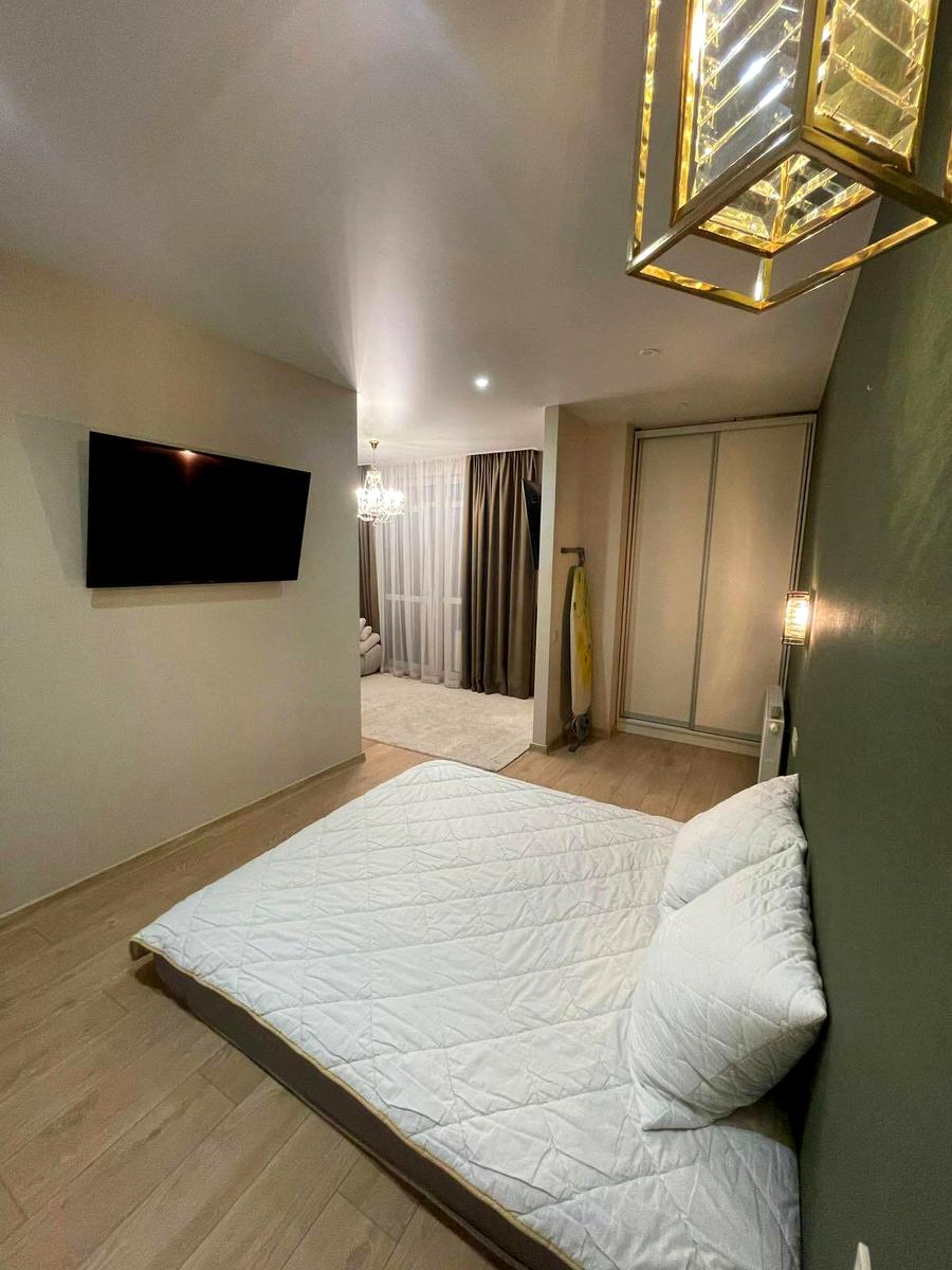 1872032404577333