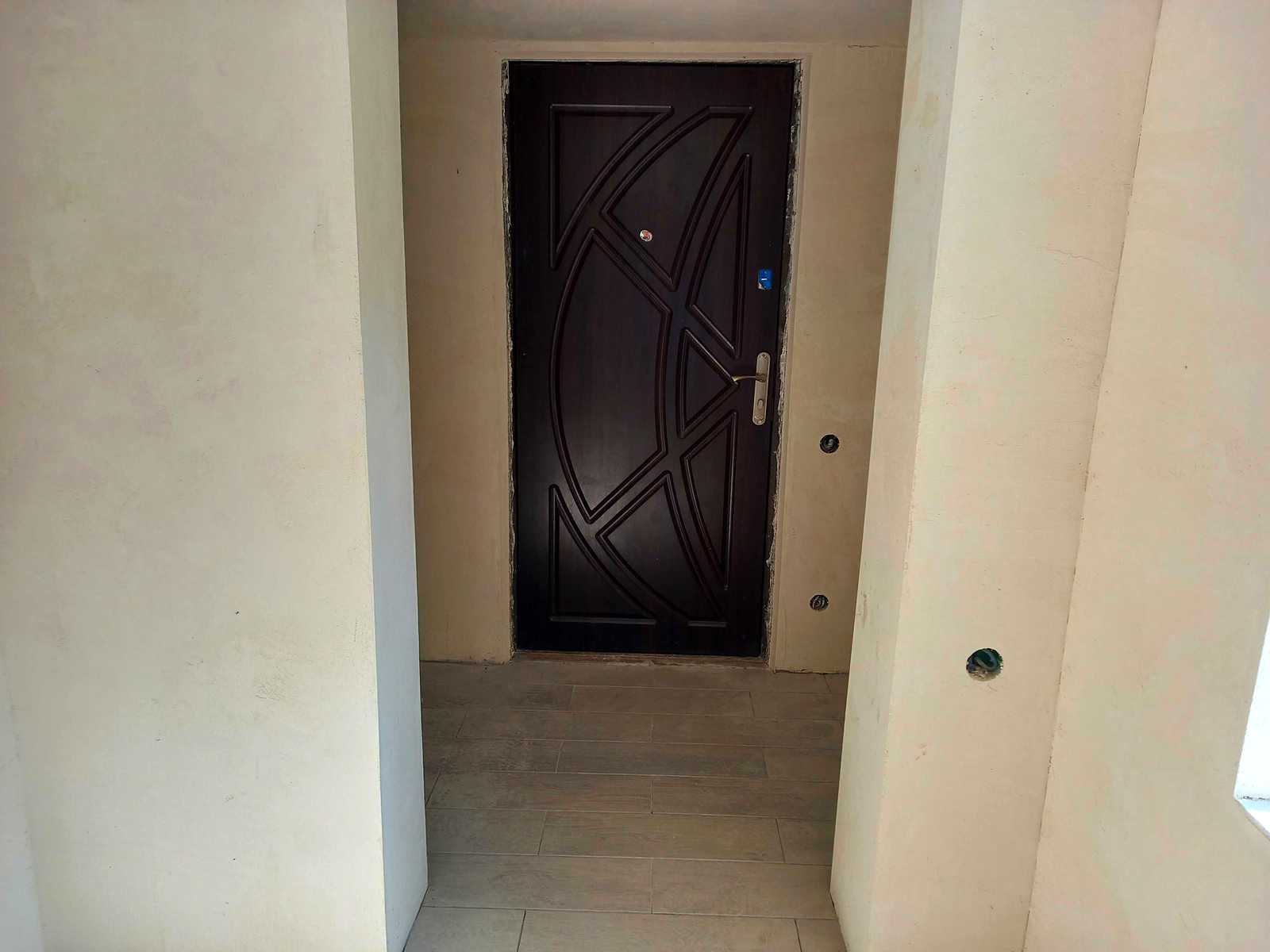 1872036783966296