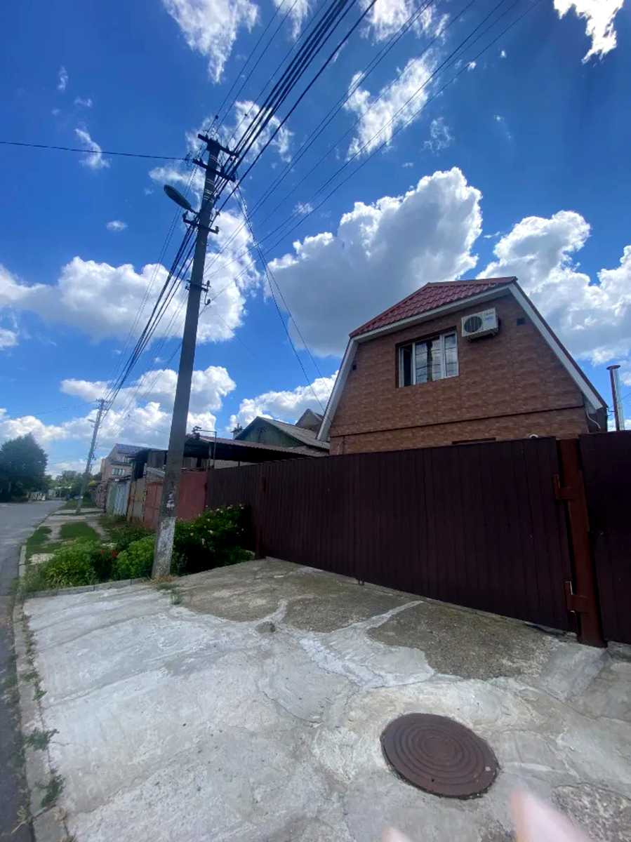 1872038235600044
