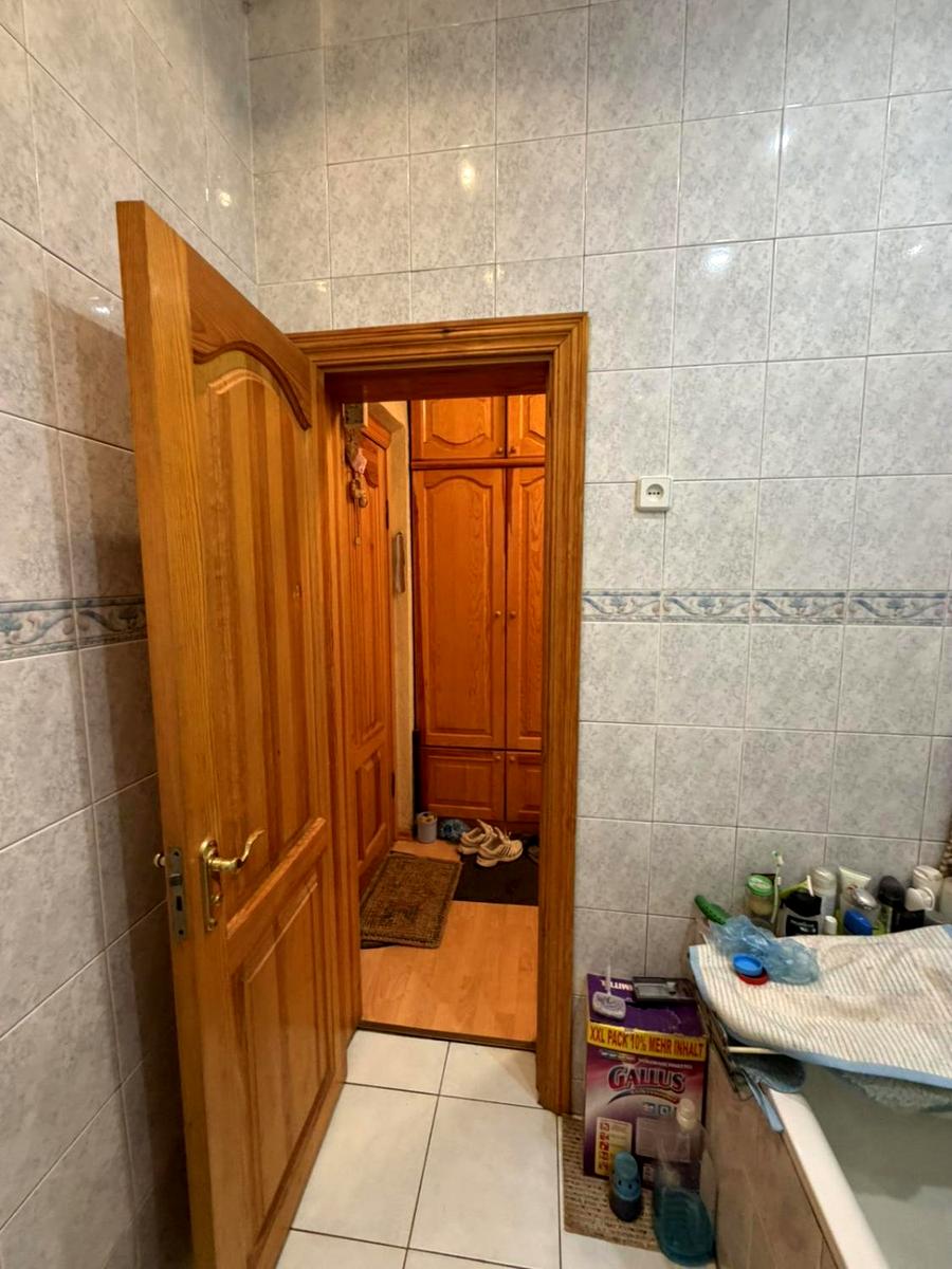 1872038845985942