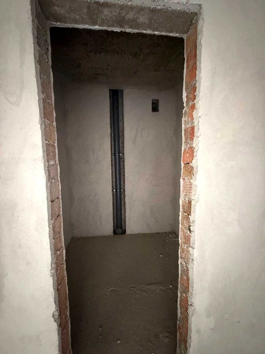 1872040679940223