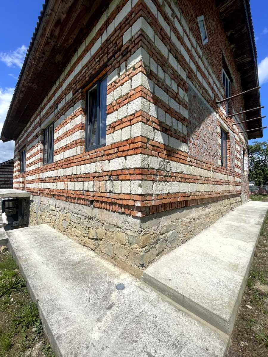1872044935605478