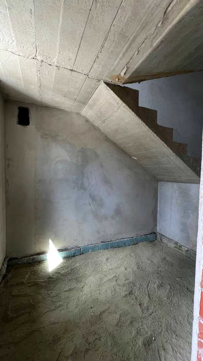 1872046077429687