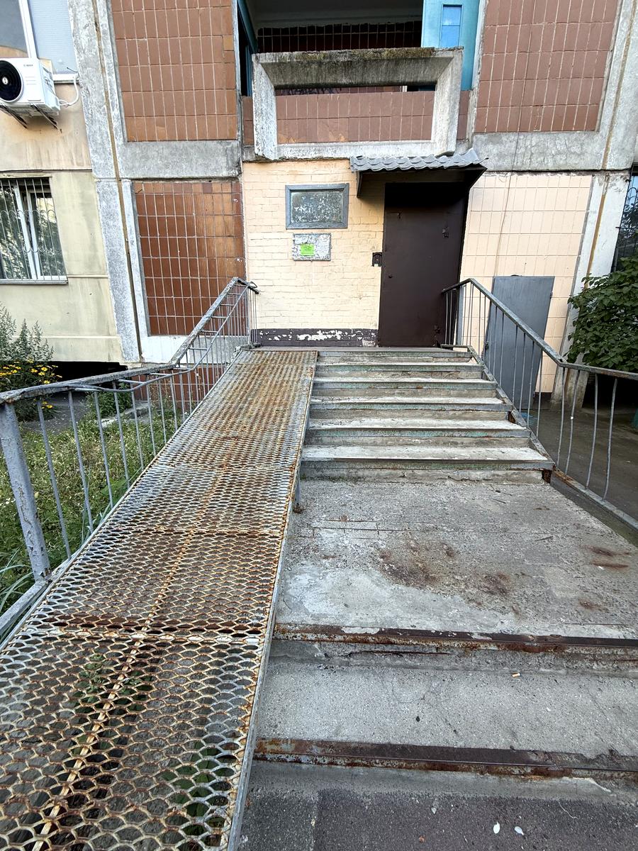 1872047483412565
