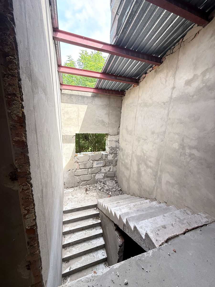 1872048176882806