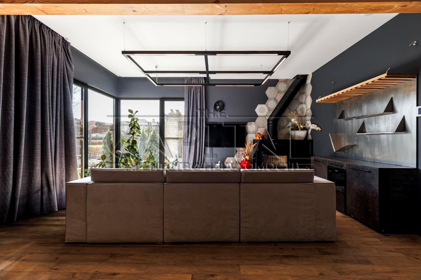 1872049530609188