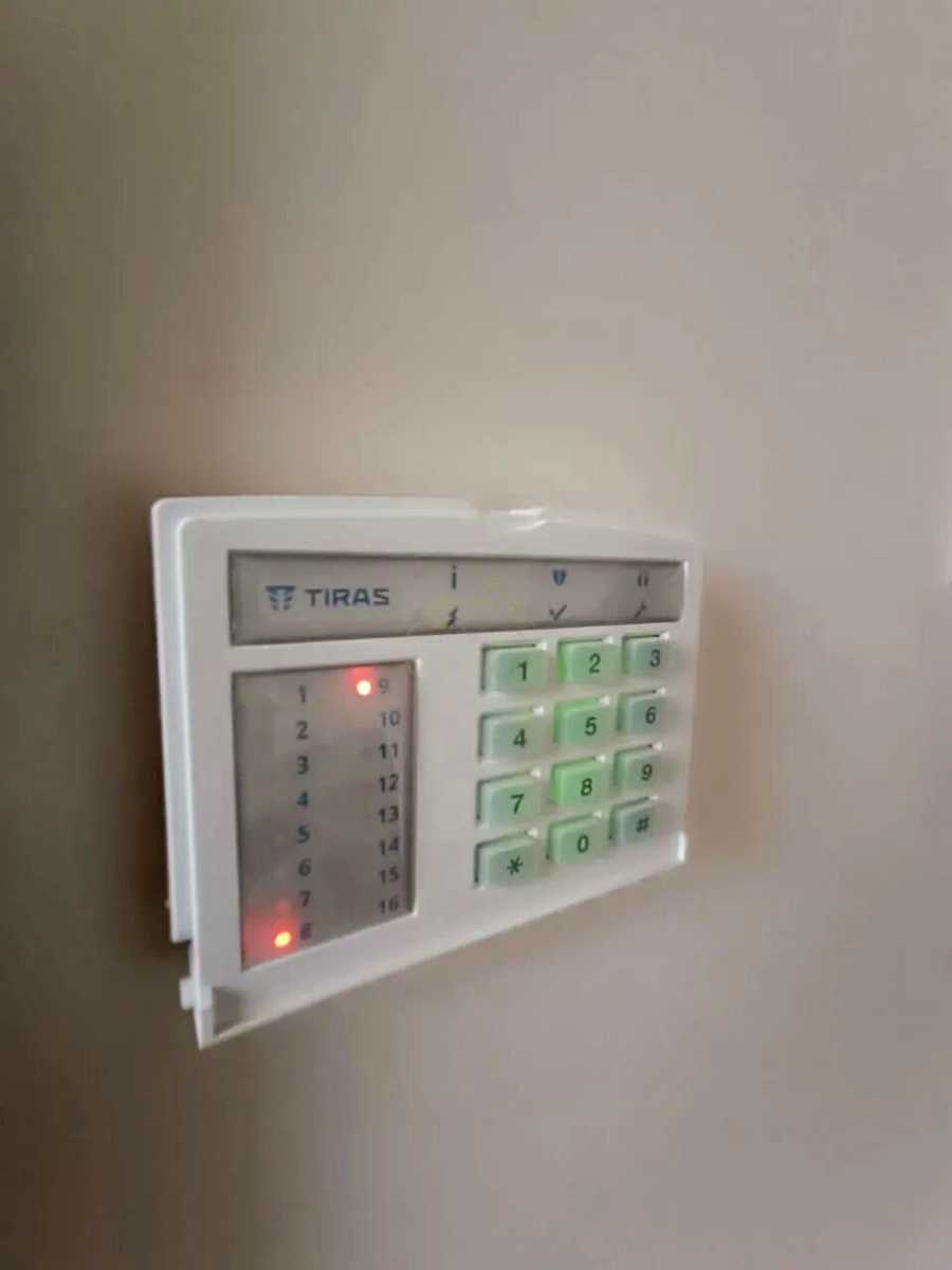 1872050551043100