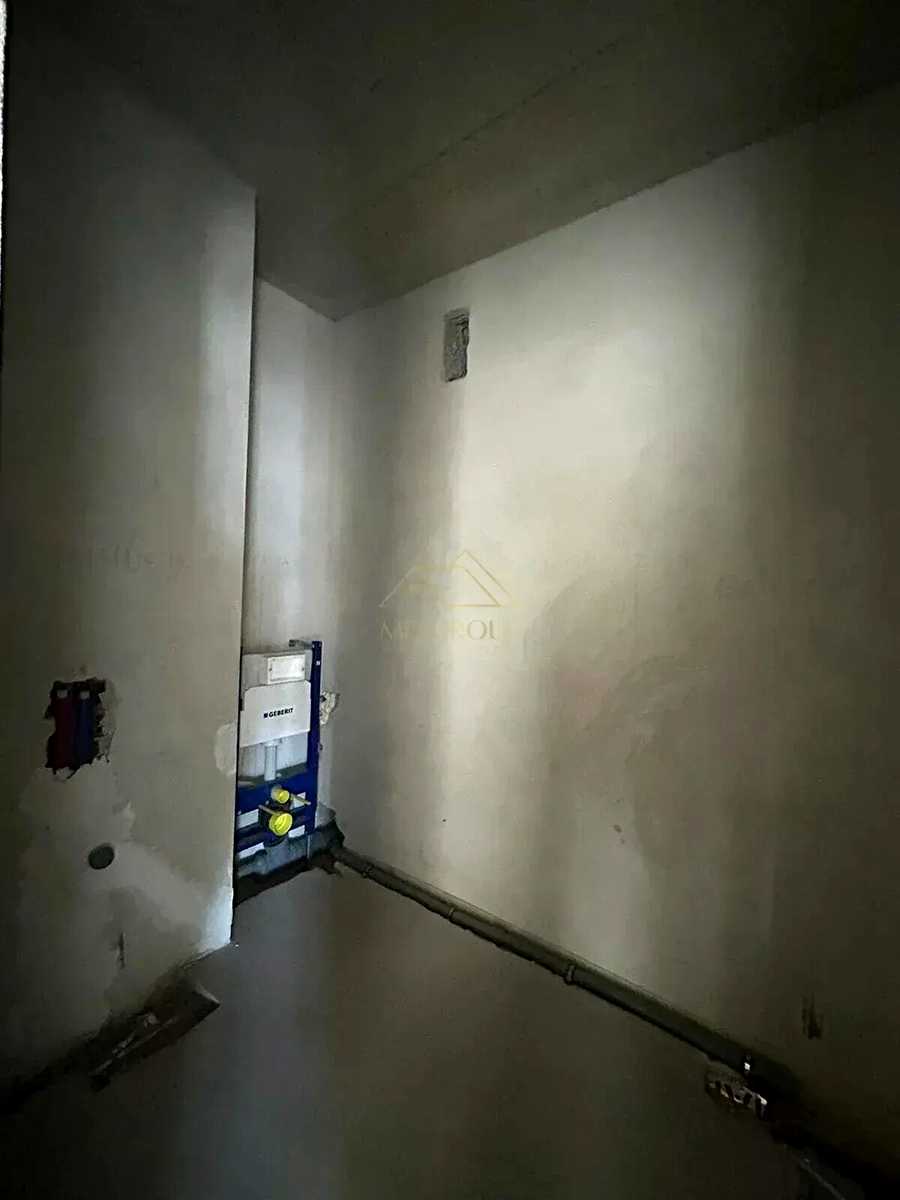 1872051983610428