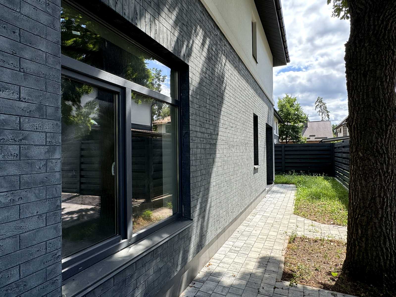 1872052180752625