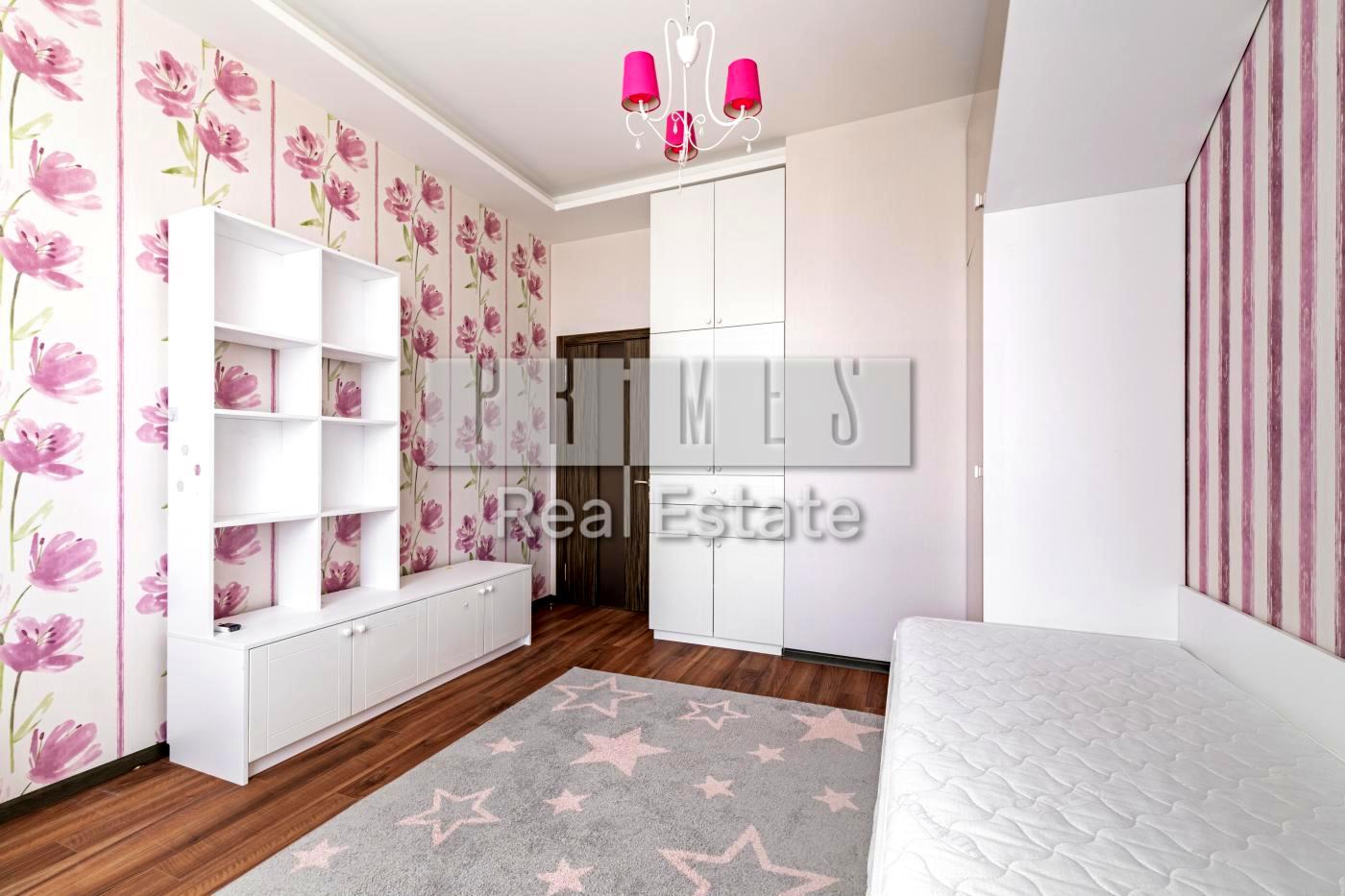 1872052979835987