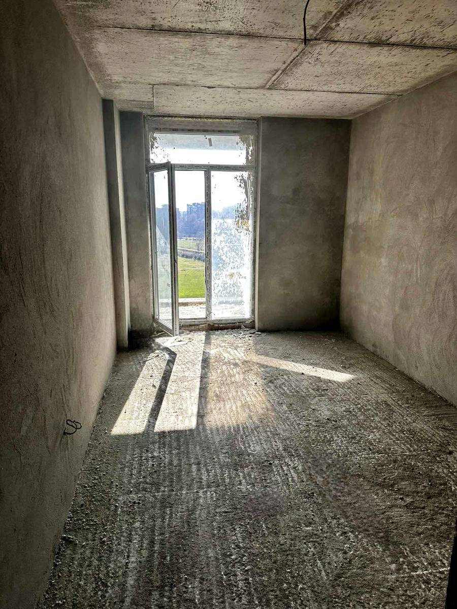 1872053437045396