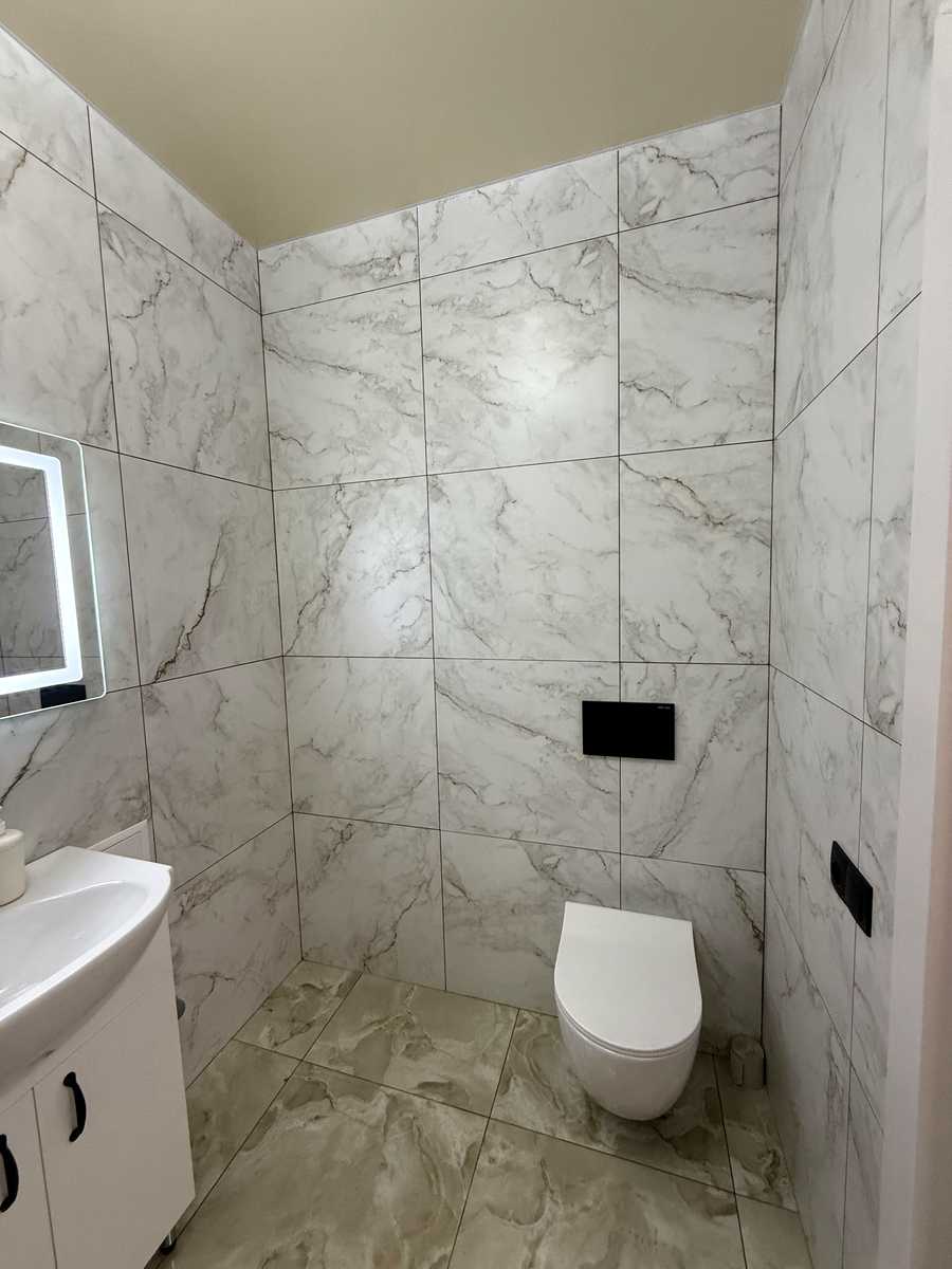 1872055143670999