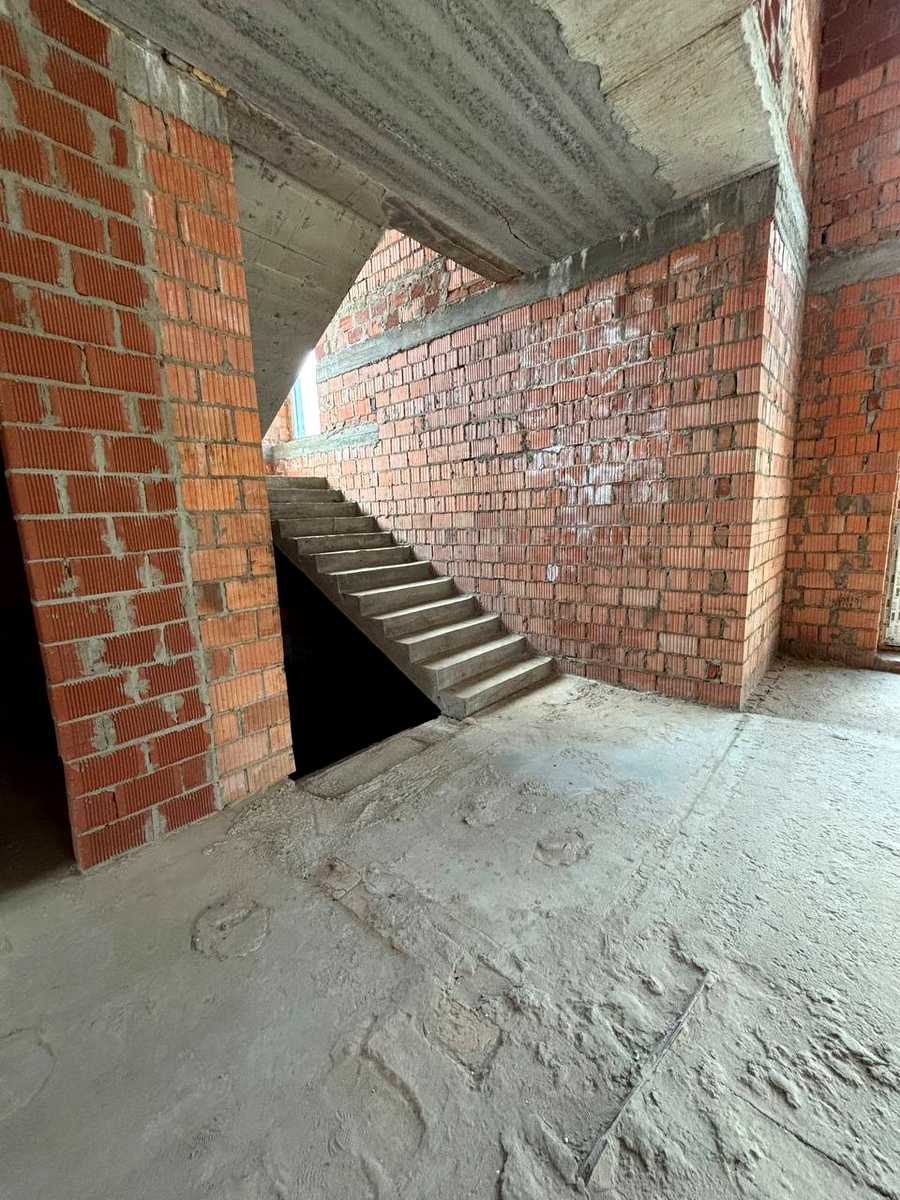 1872057937015441