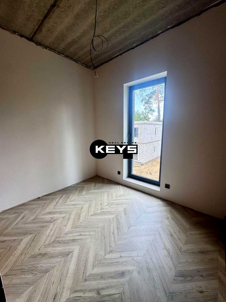 1872057951608352