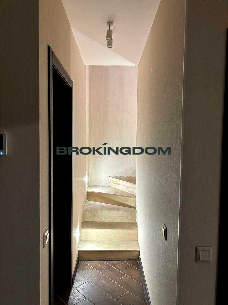 1872061271623381