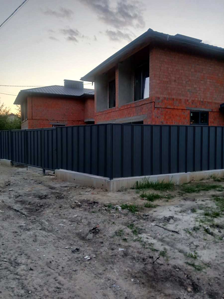 1872062693878370