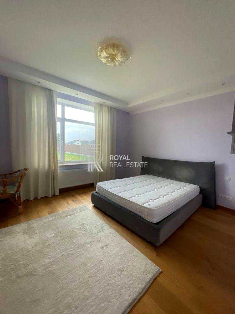 1872063018737400