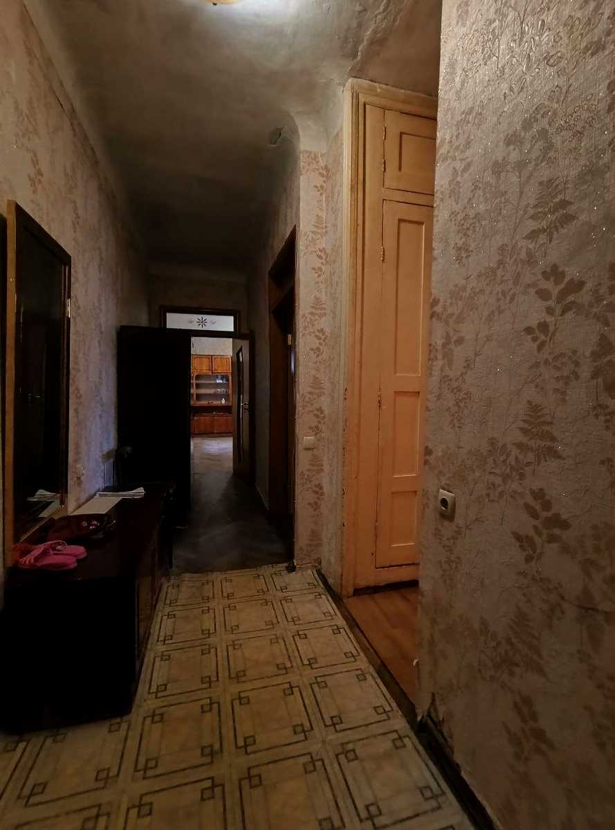 1872071953946663