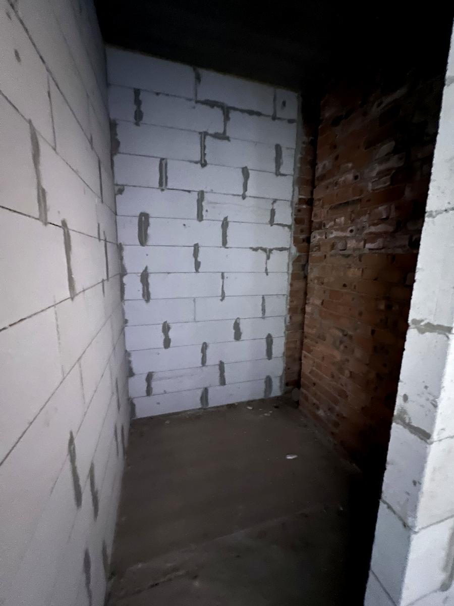 1872075805725776