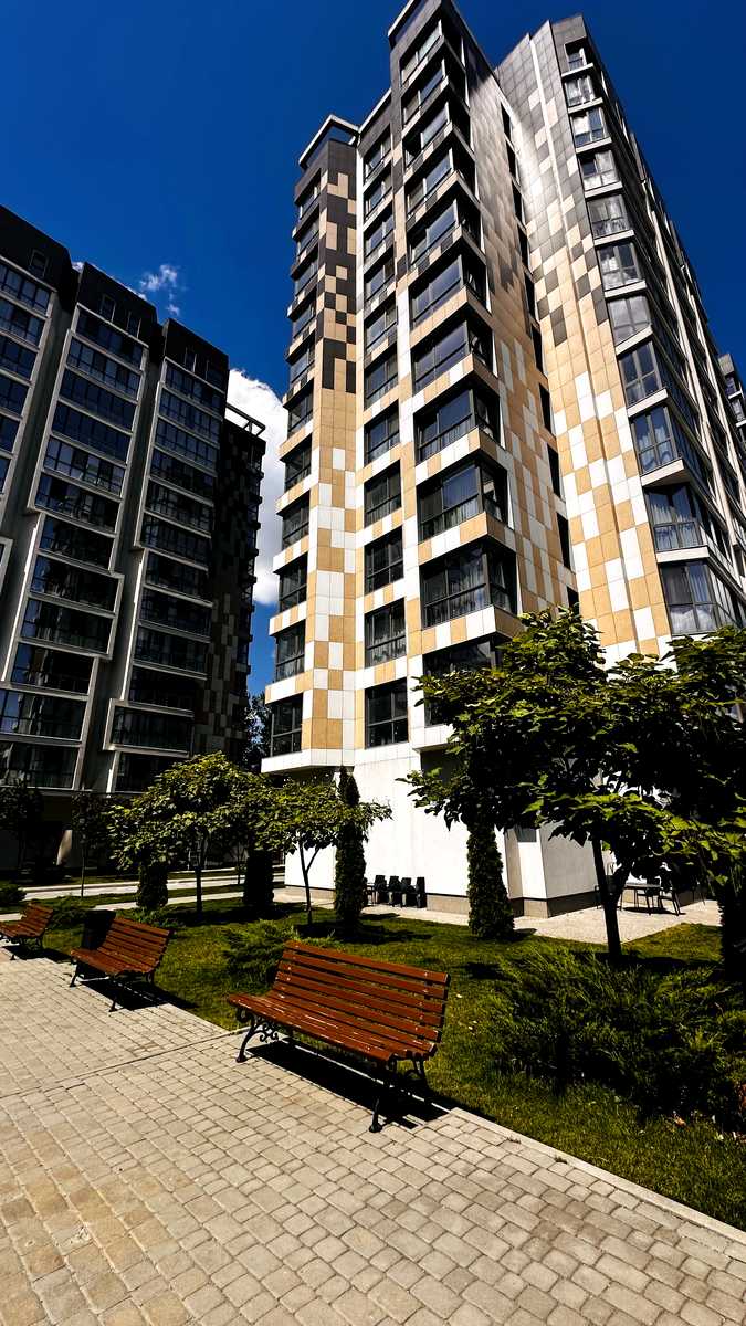 1872078055370595