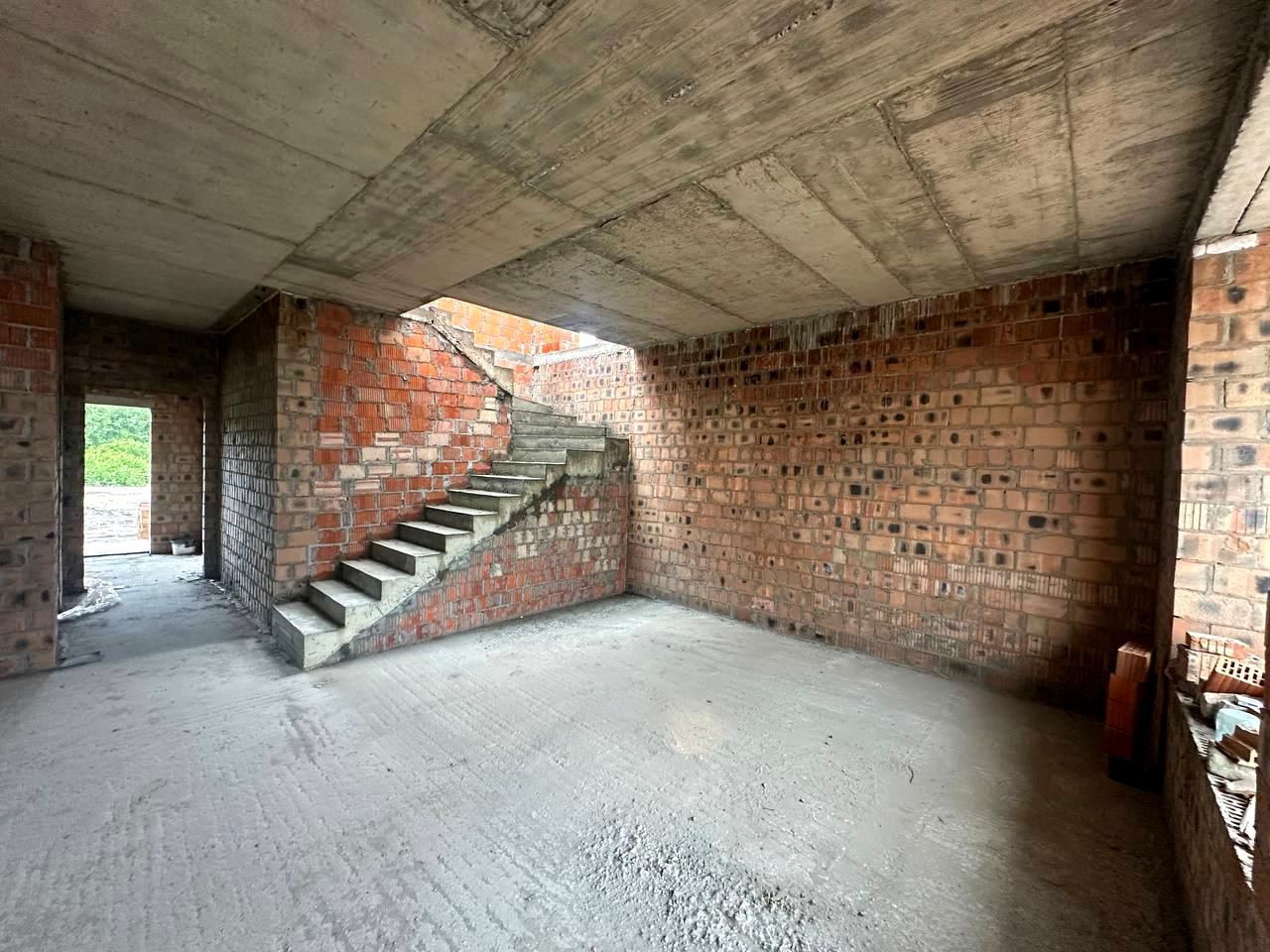 1872078834913668