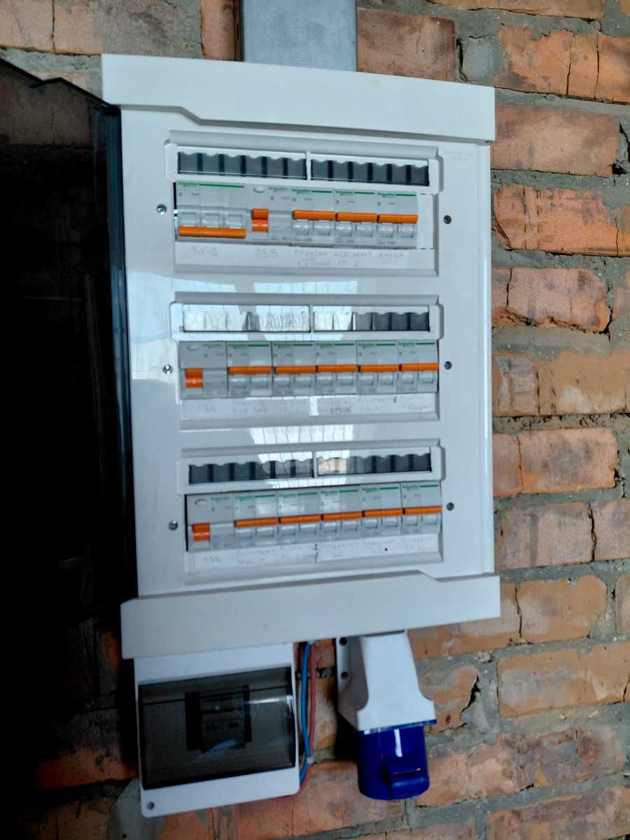 1872082627632367