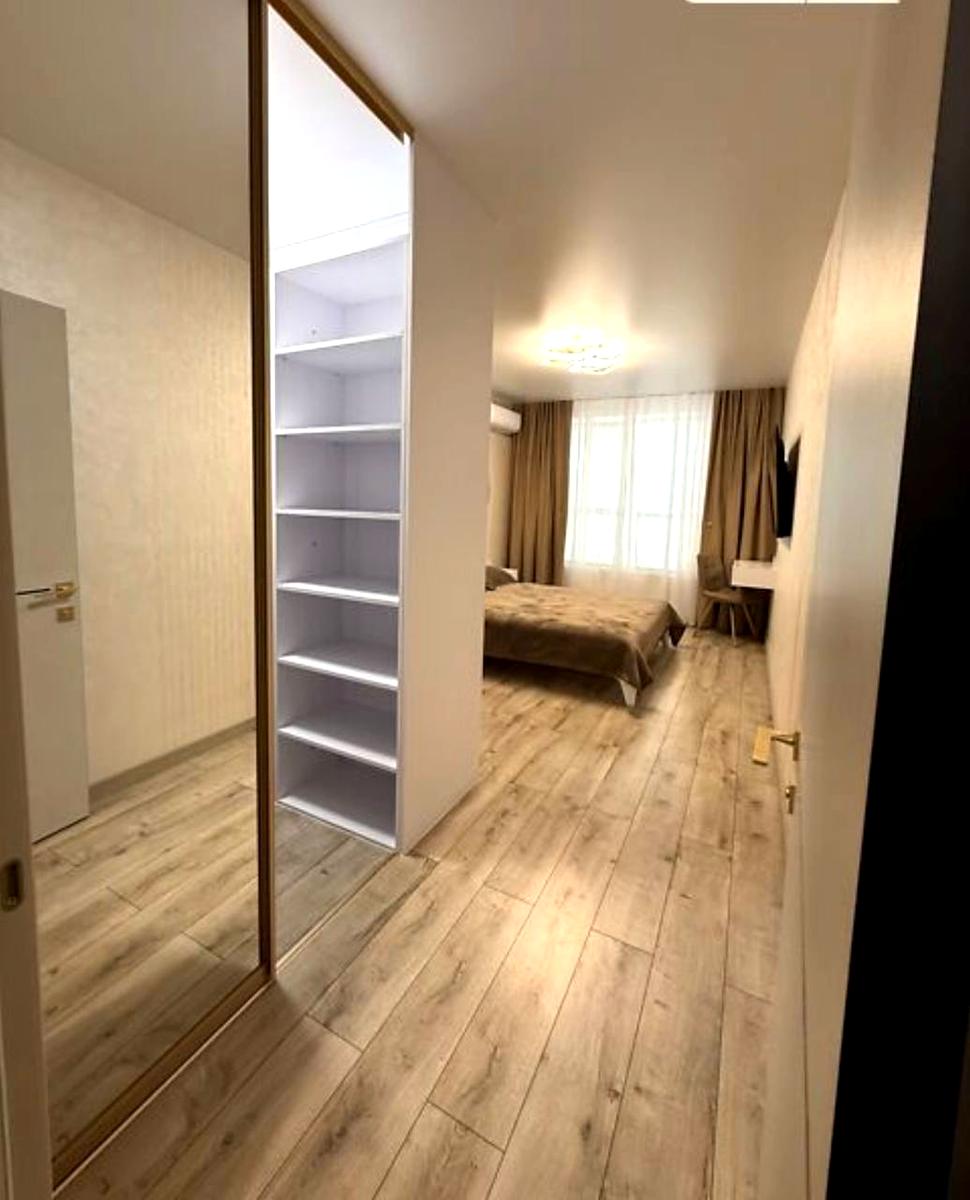 1872083734596973