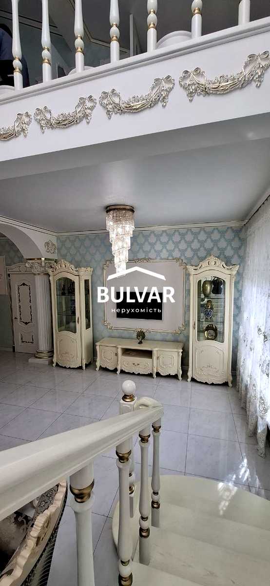 1872128593554328