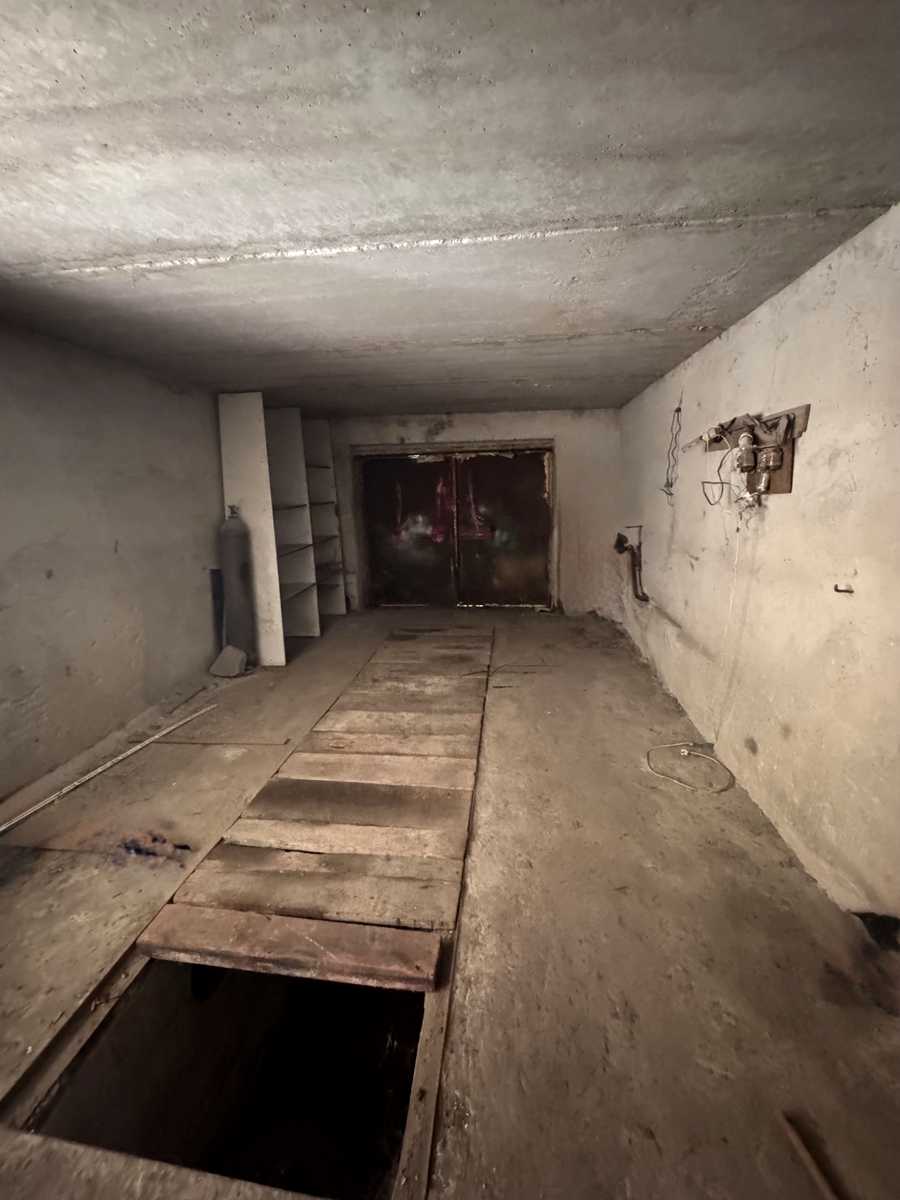 1872132356402478