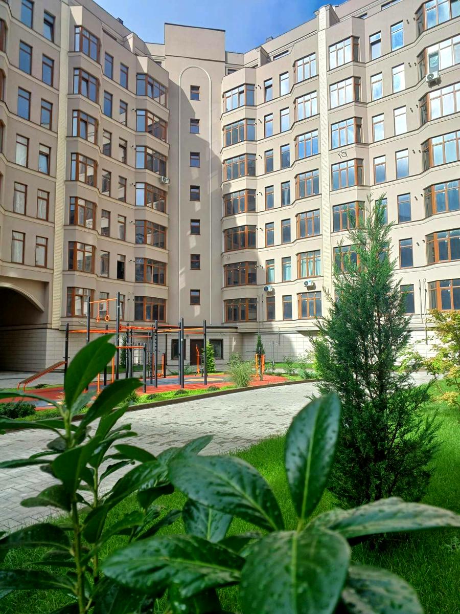 1872134392930627