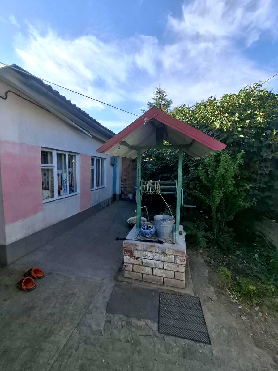 1872136743184695