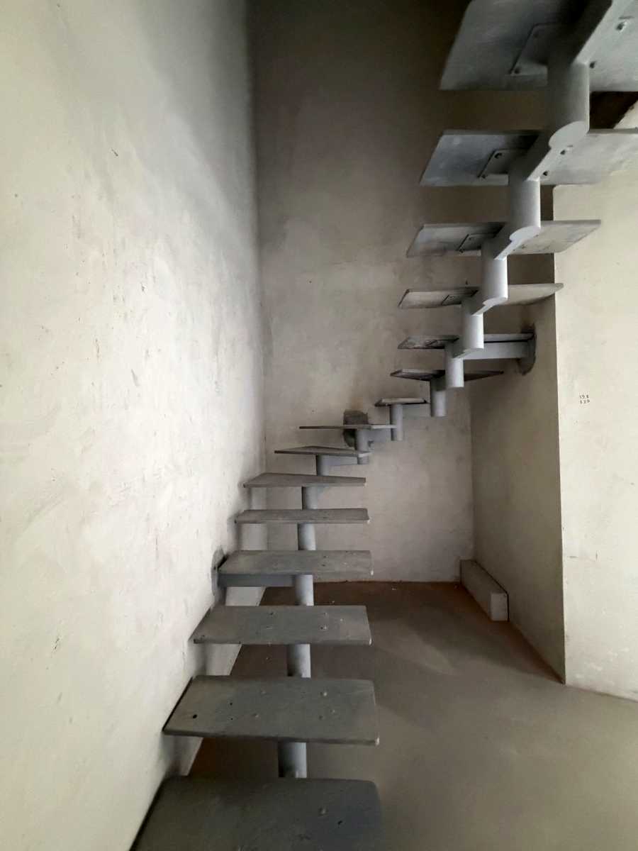 1872137852308305