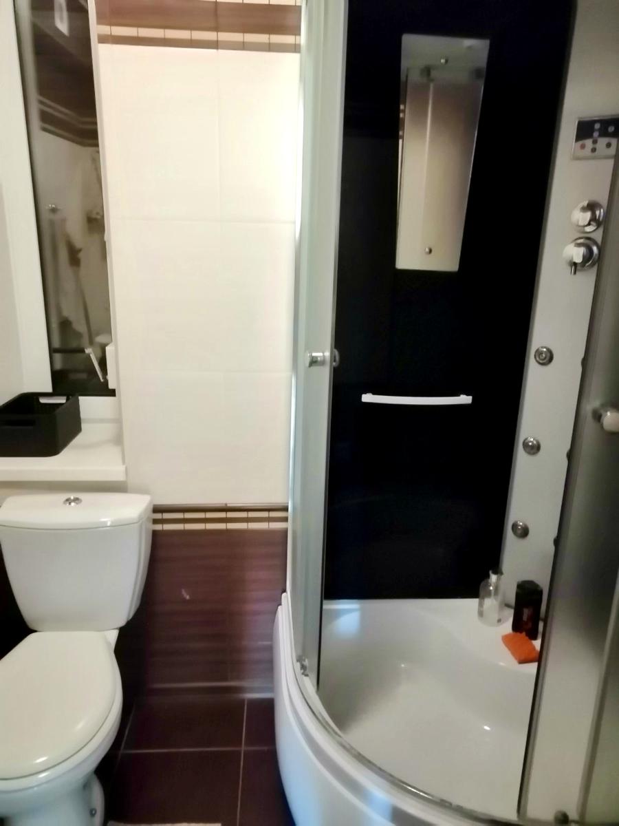 1872137972070300