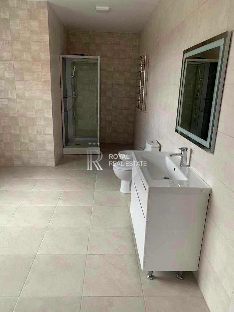 1872139852325854