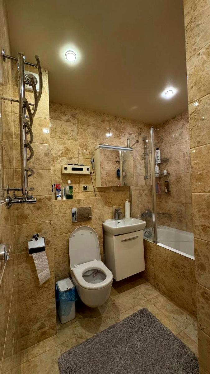 1872143311570649