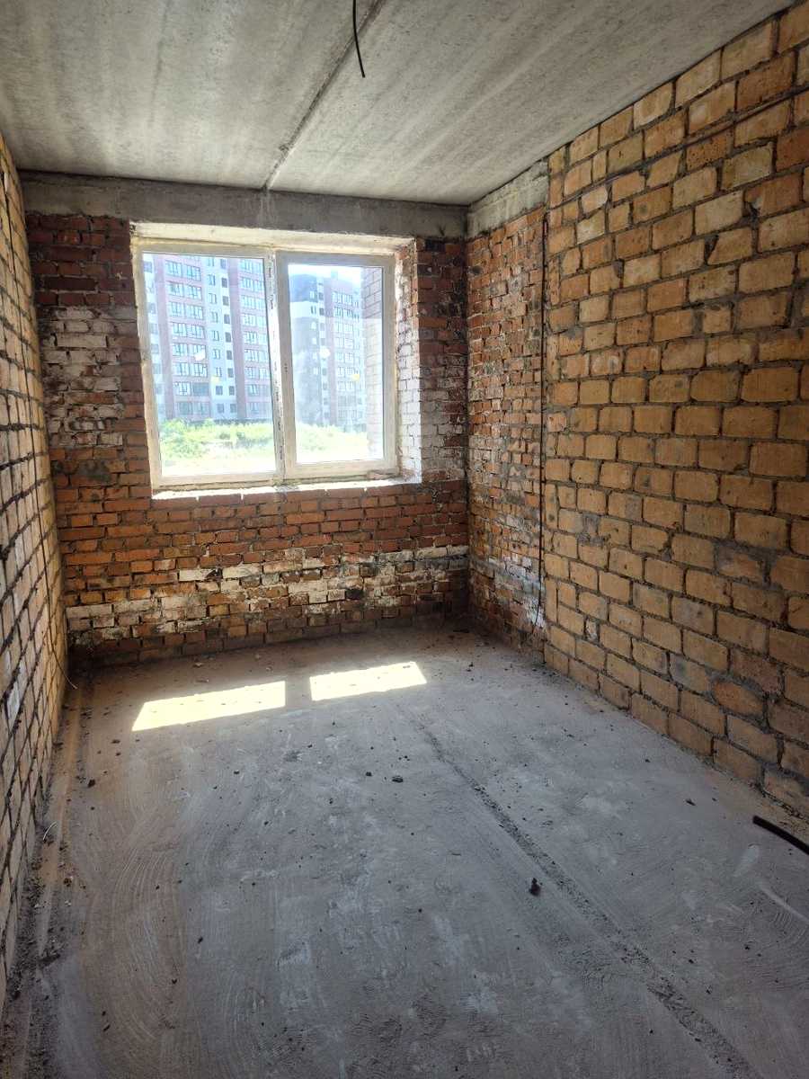 1872152105613295