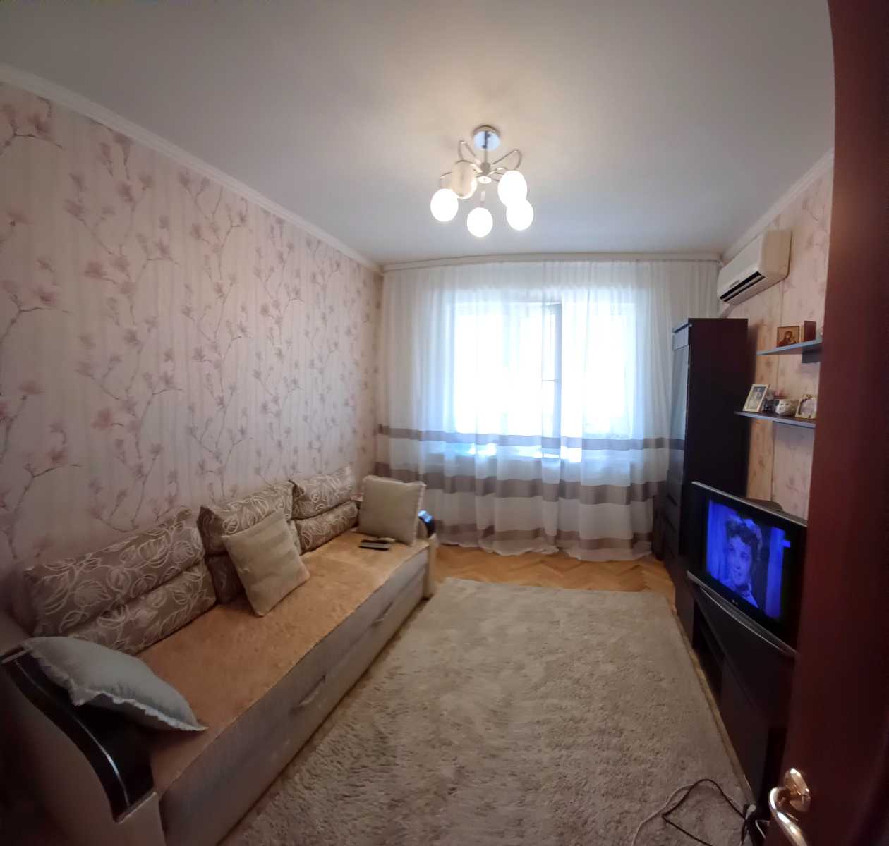 1872158492674404