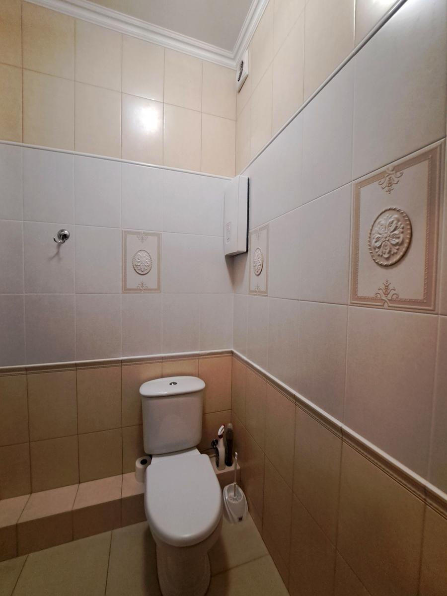 1872169448966456