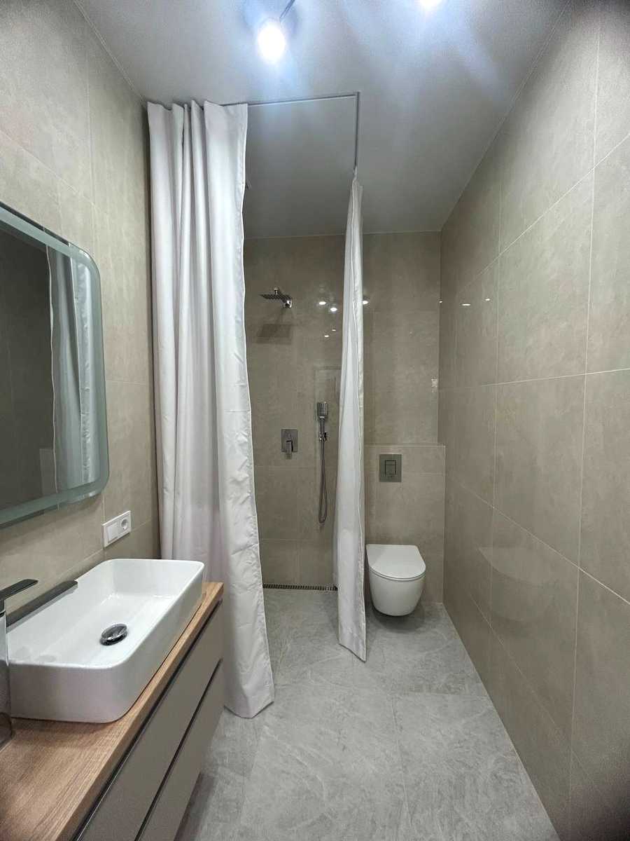 1872200385100399