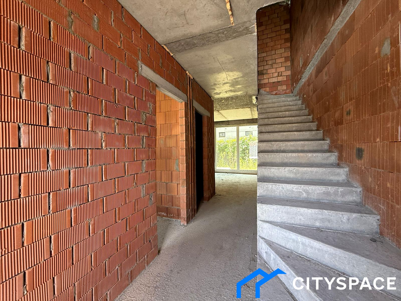 1872215083607932
