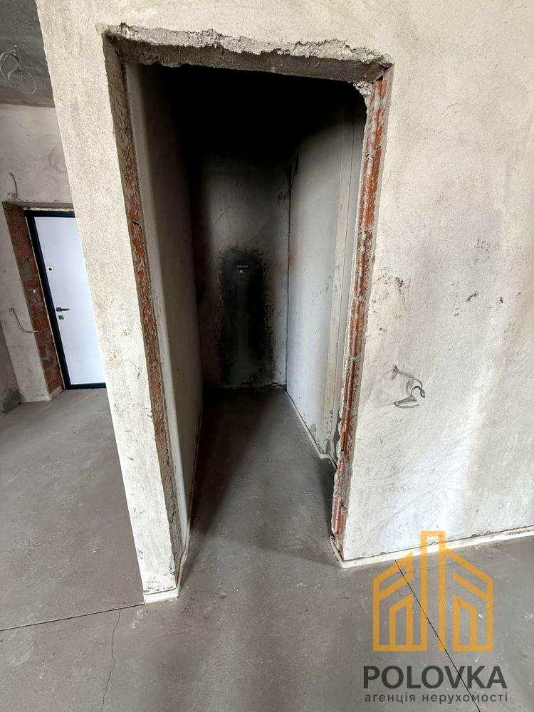 1872217624017935