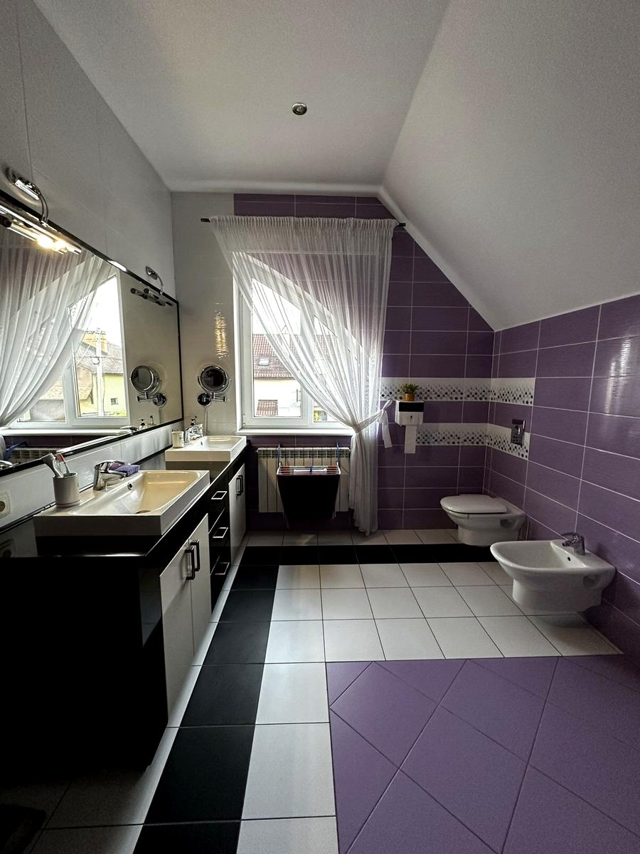 1872217733193171