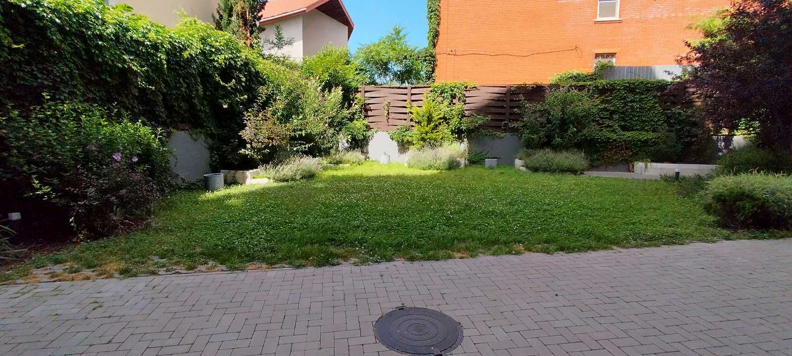 1872221139776047