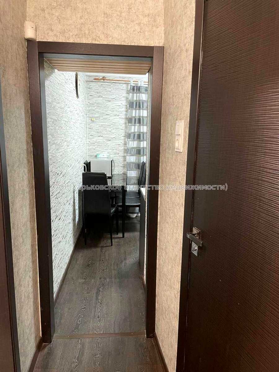 1872223796054605