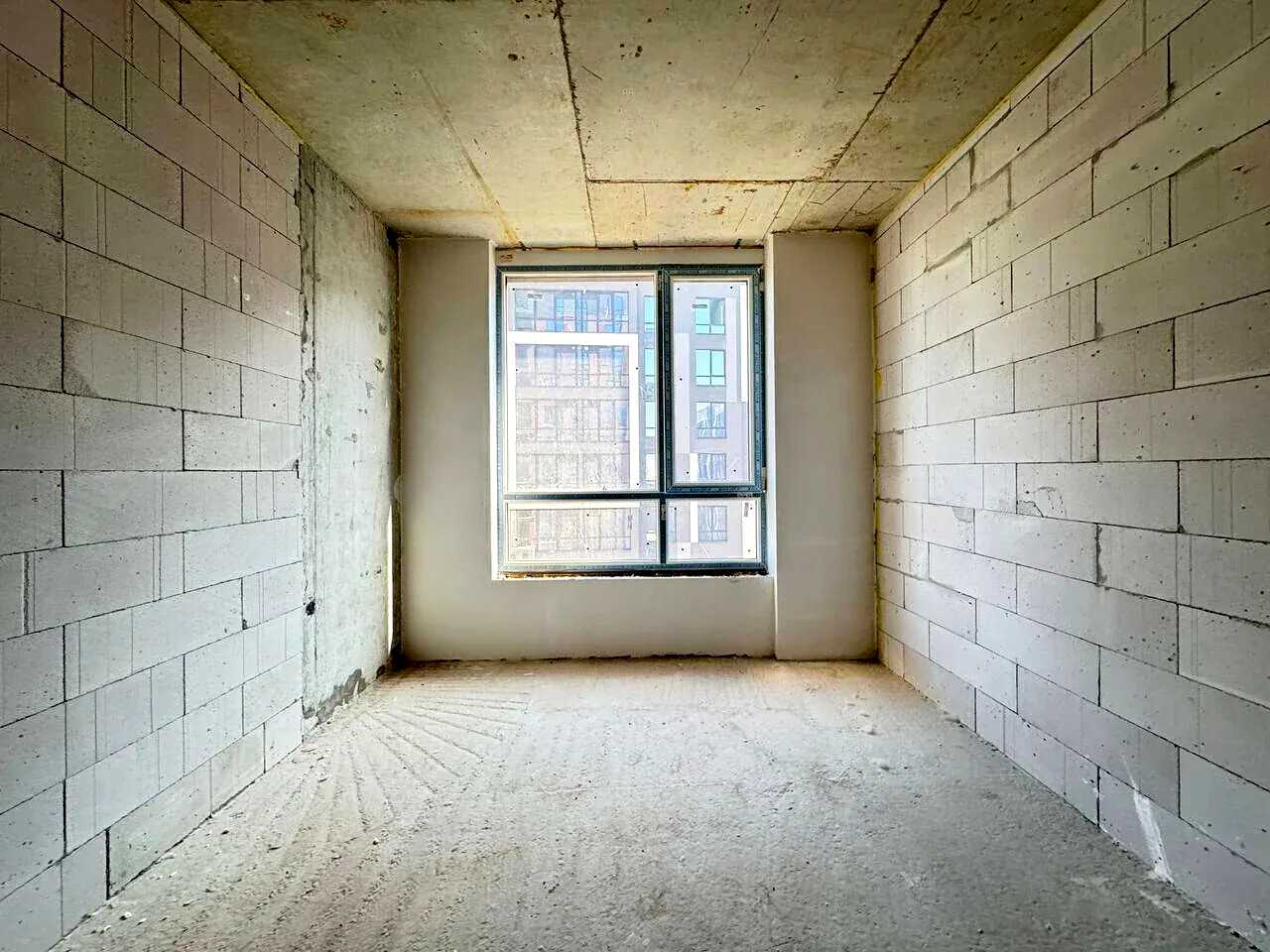1872225788391569